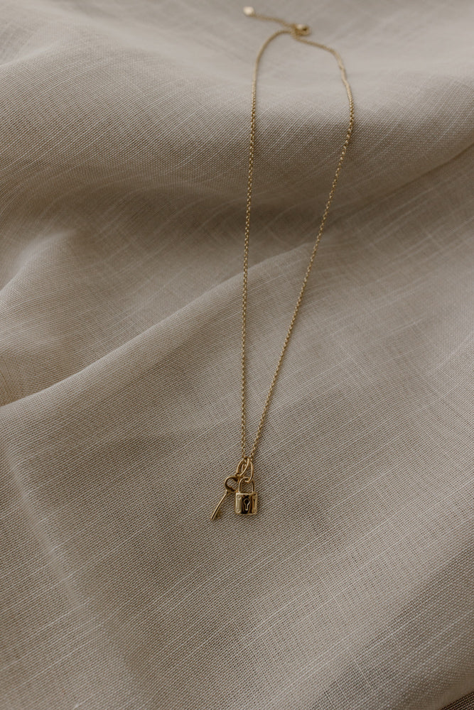 Lock necklace - Jaguar